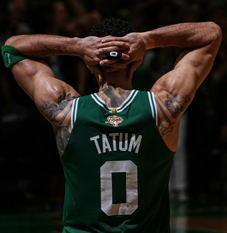 包含塔图姆连续十场比赛得分超过比赛局势复杂，皇家马德里不断突破！的词条-九游APP